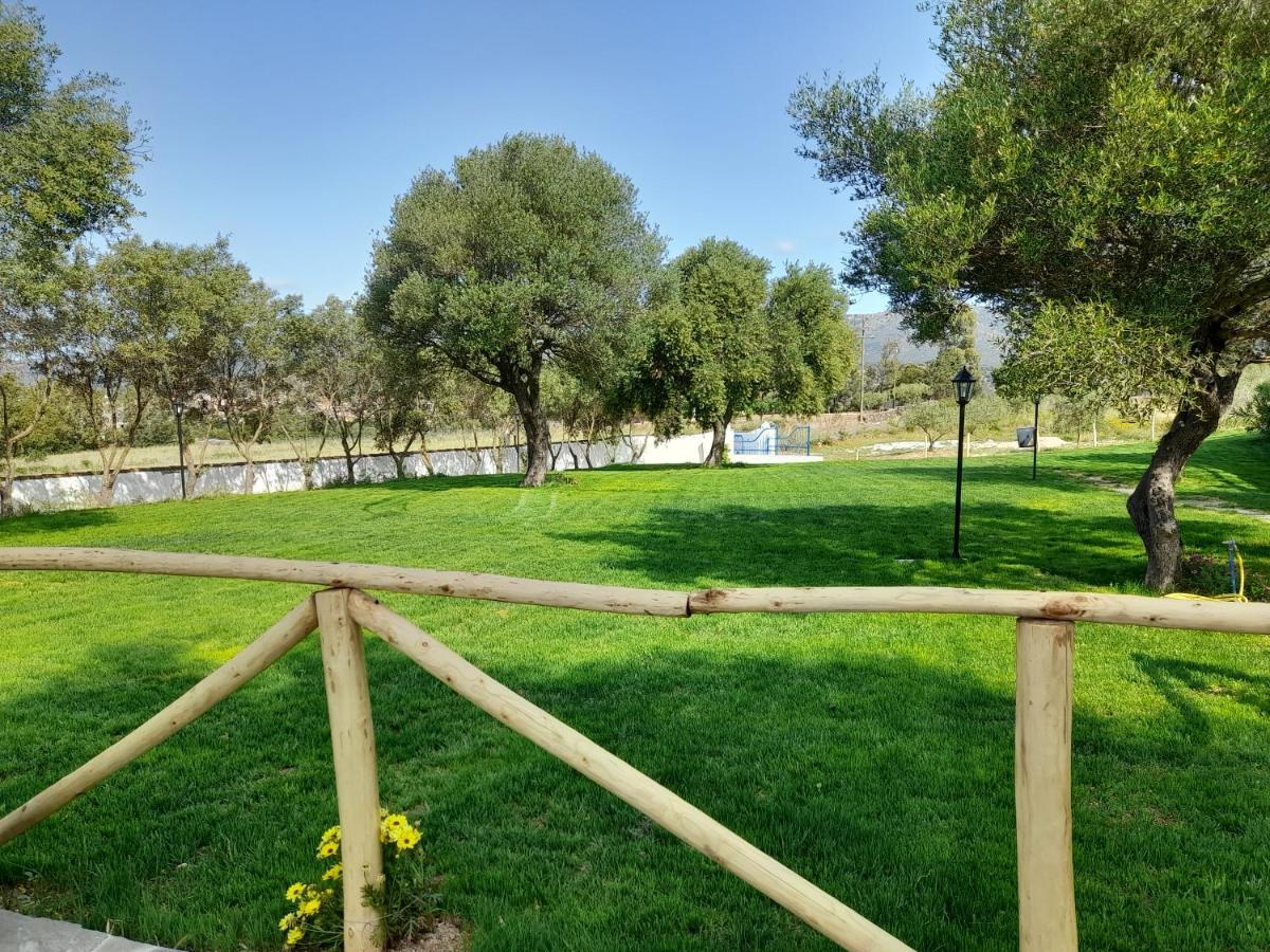 Agriturismo Palas De Serra Country Resort Onifai Luaran gambar