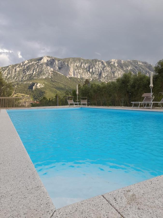 Agriturismo Palas De Serra Country Resort Onifai Luaran gambar